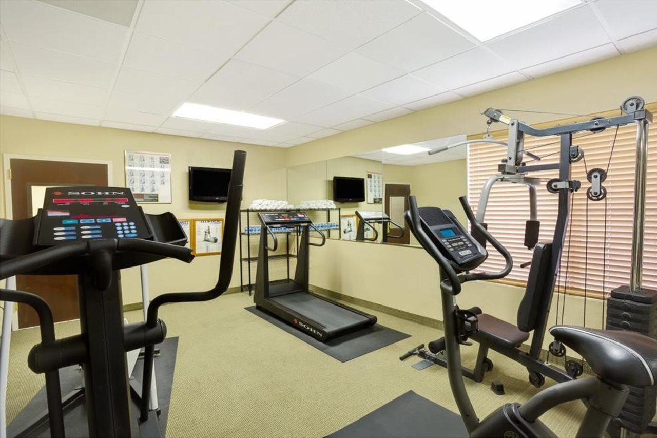 Wingate By Wyndham Raleigh / Airport
