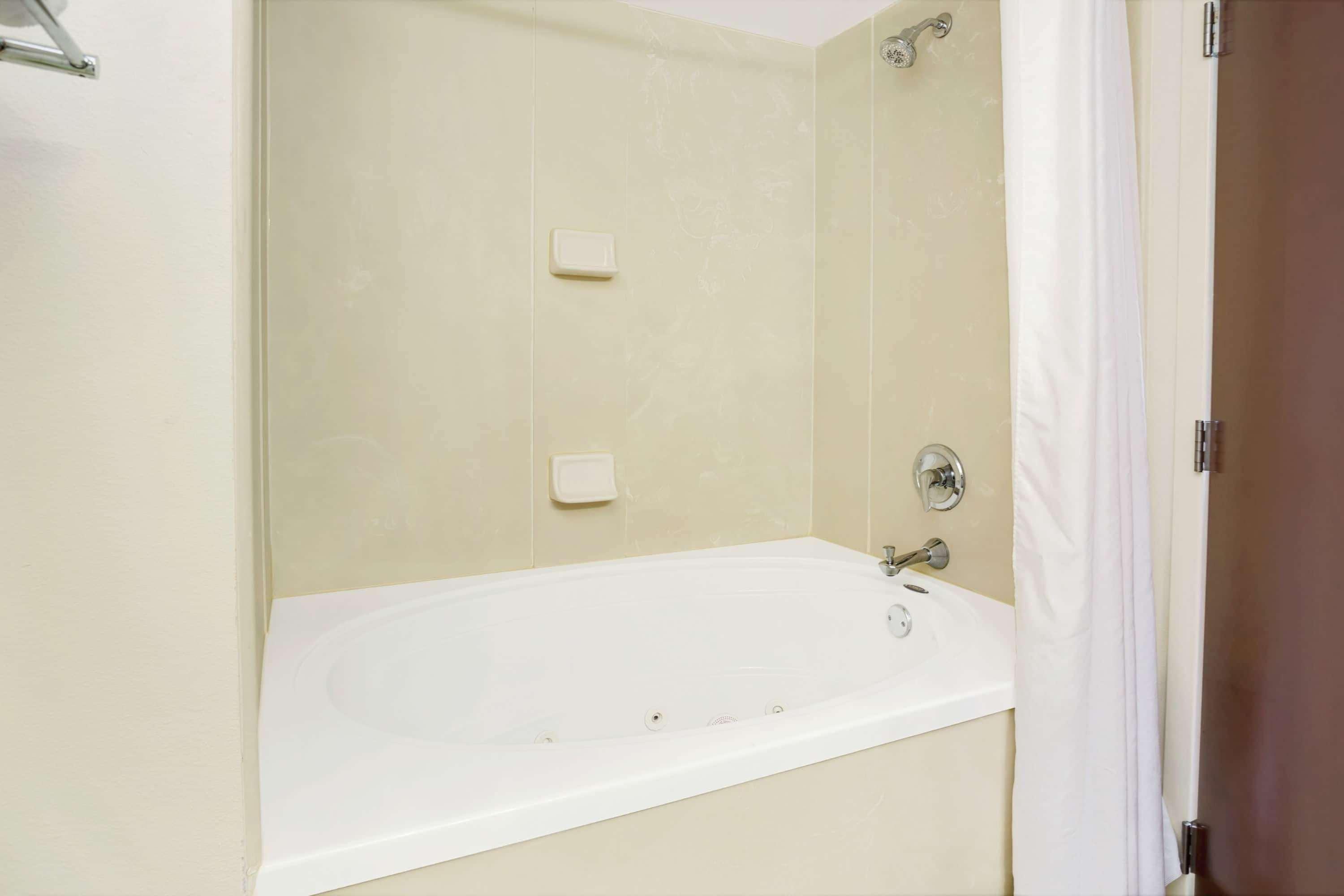 Wingate By Wyndham Raleigh / Airport Hotel 3*