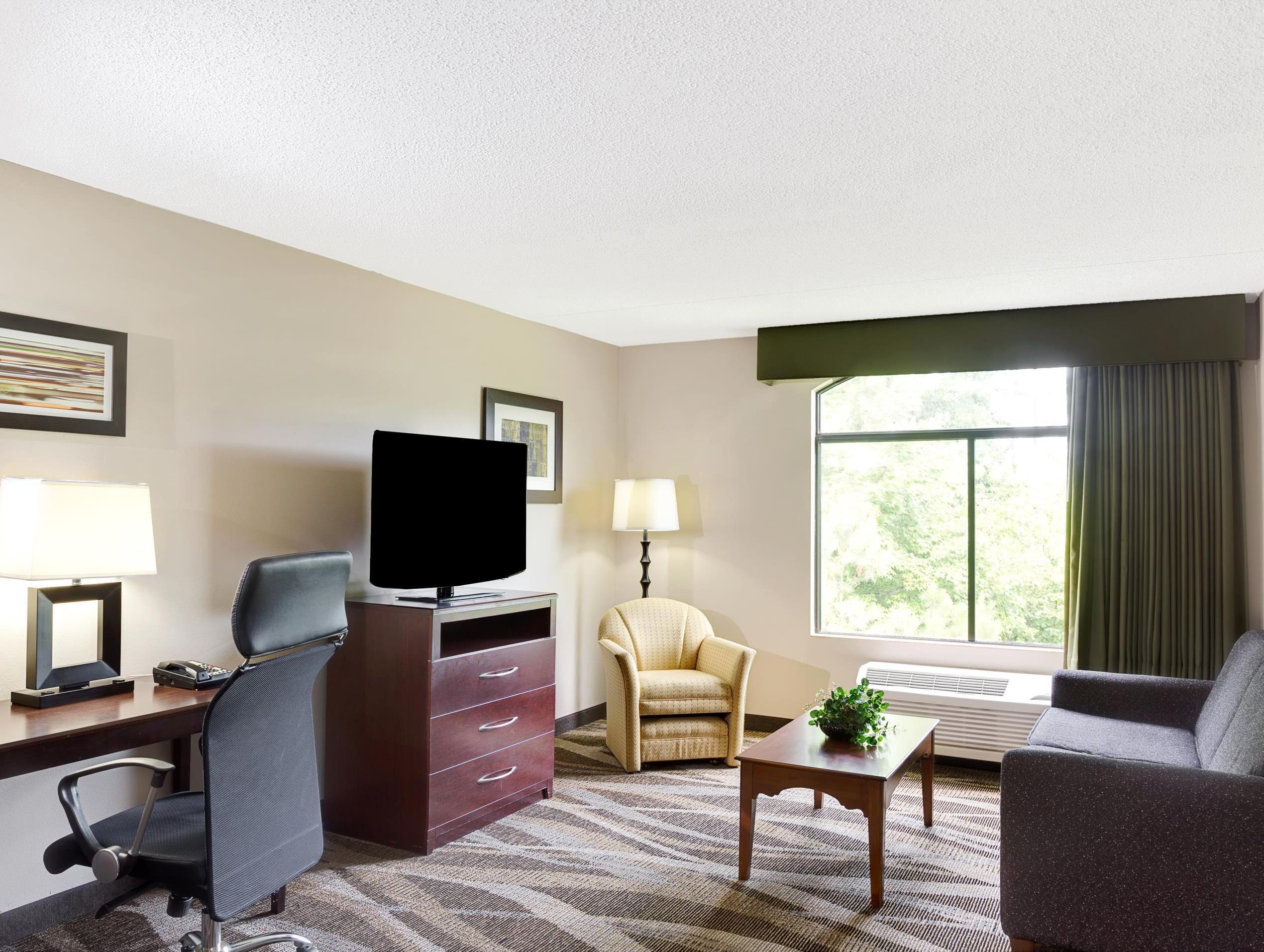 Wingate By Wyndham Raleigh / Airport 3*