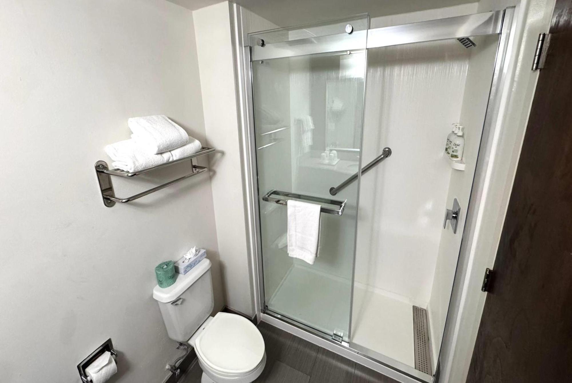 Wingate By Wyndham Raleigh / Airport Hotel 3*
