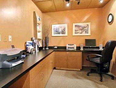 Wingate By Wyndham Raleigh / Airport Durham