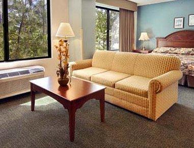 Wingate By Wyndham Raleigh / Airport Hotel Durham