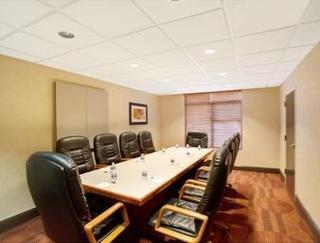 Hotel Wingate By Wyndham Raleigh / Airport 3*