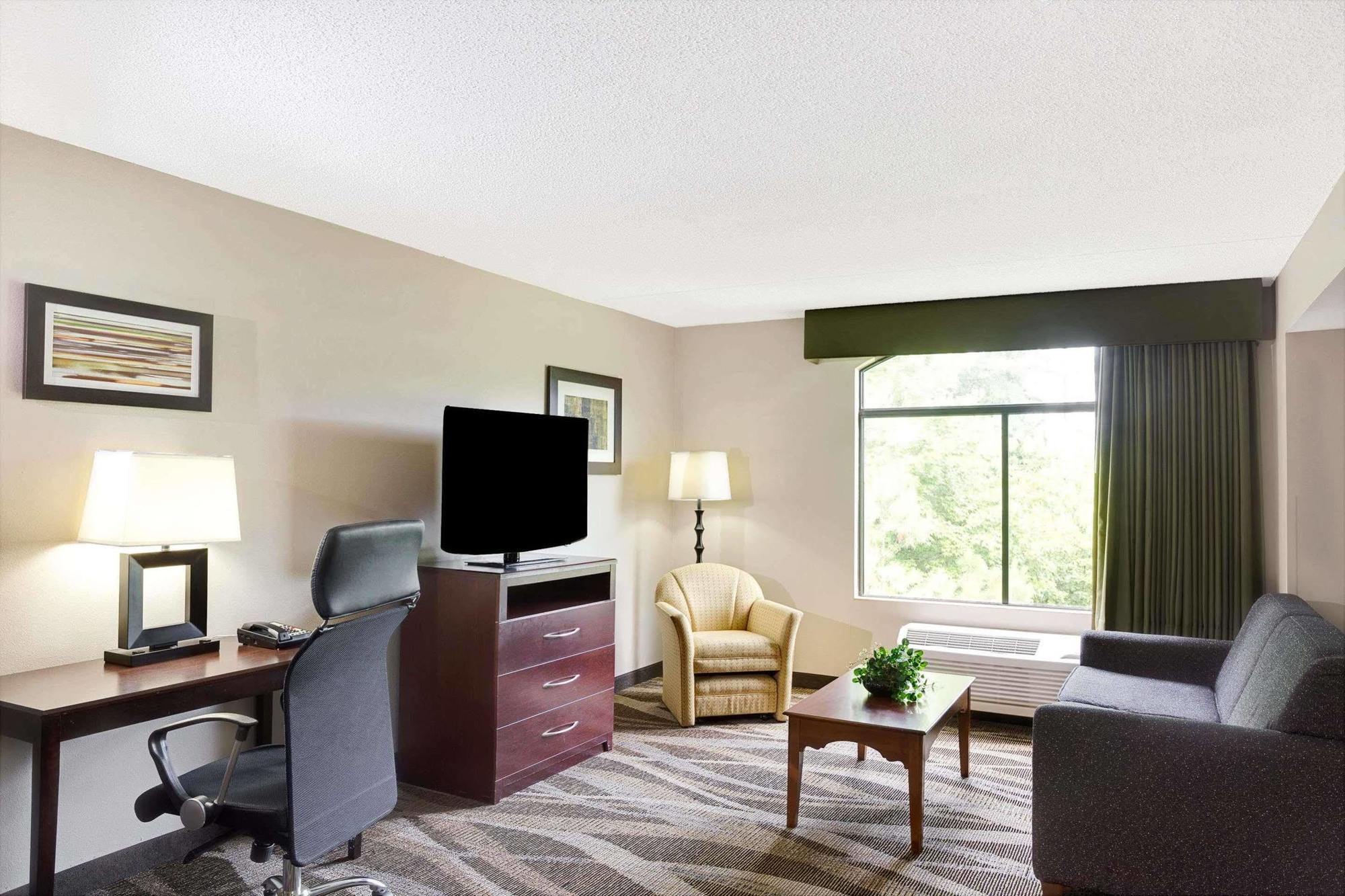 Hotel Wingate By Wyndham Raleigh / Airport