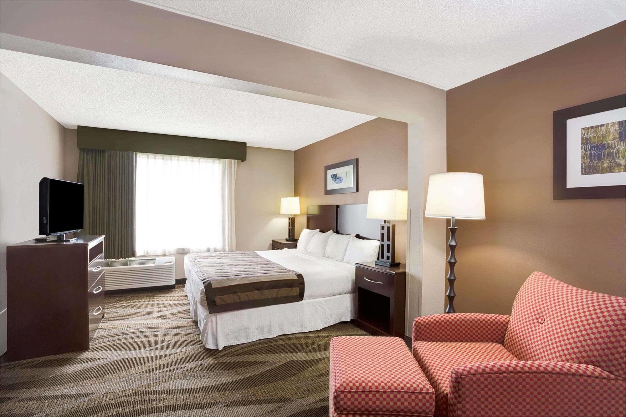 Wingate By Wyndham Raleigh / Airport Hotel 3*