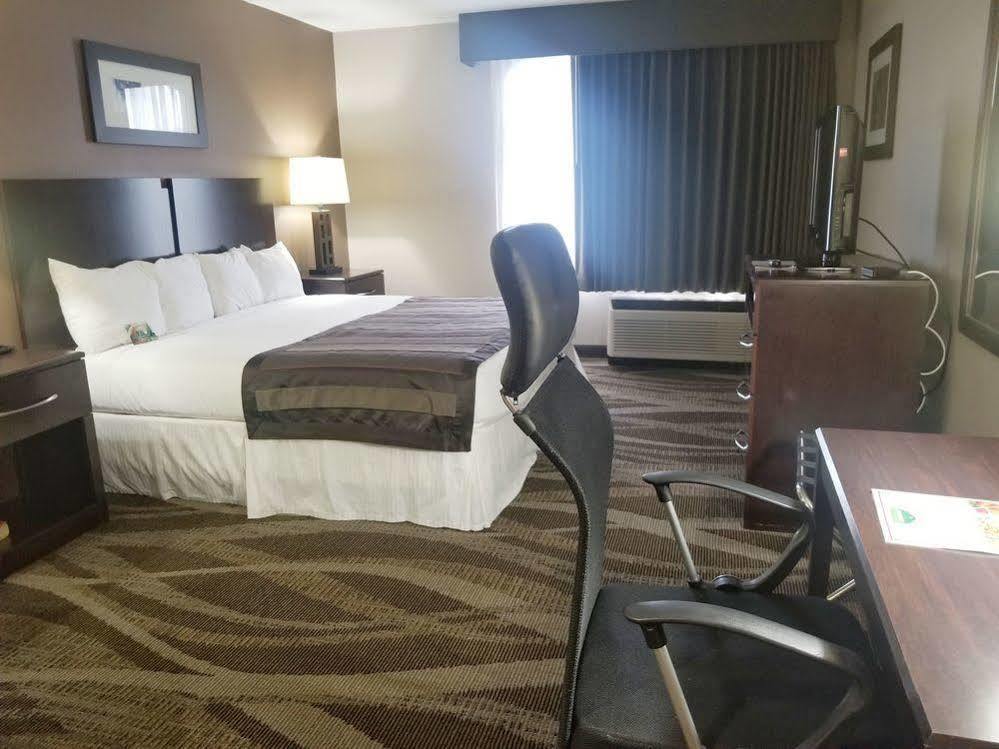 Wingate By Wyndham Raleigh / Airport Hotel Durham